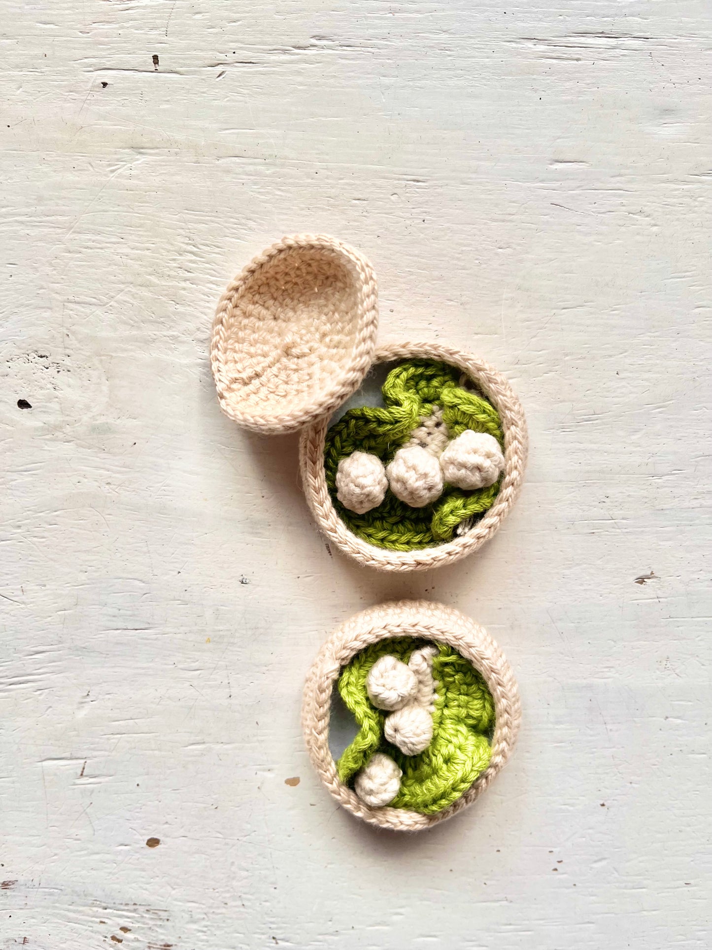 Steamer, dumplings and cabbage leaf Crochet Pattern. Dollhouse size