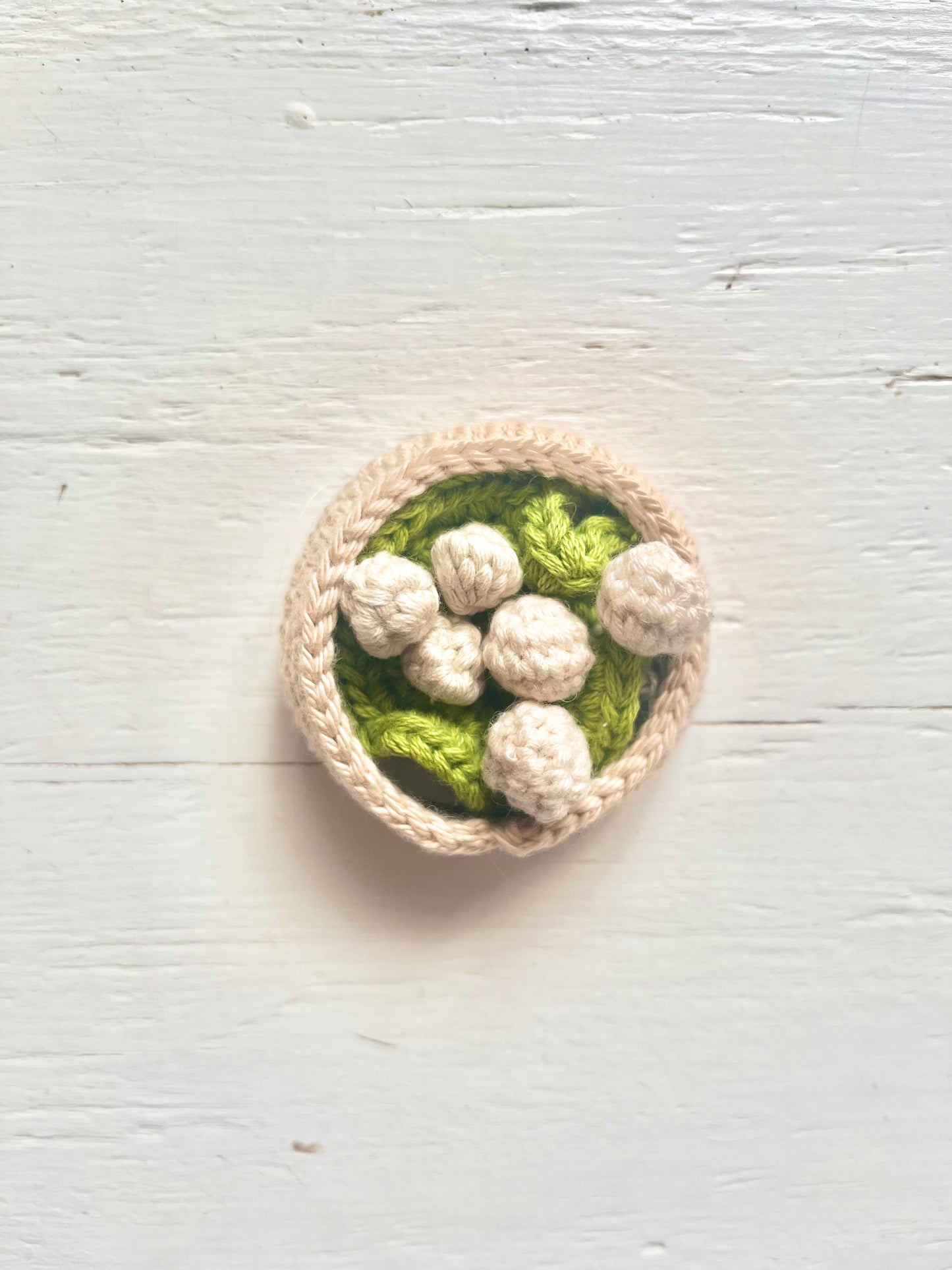 Steamer, dumplings and cabbage leaf Crochet Pattern. Dollhouse size