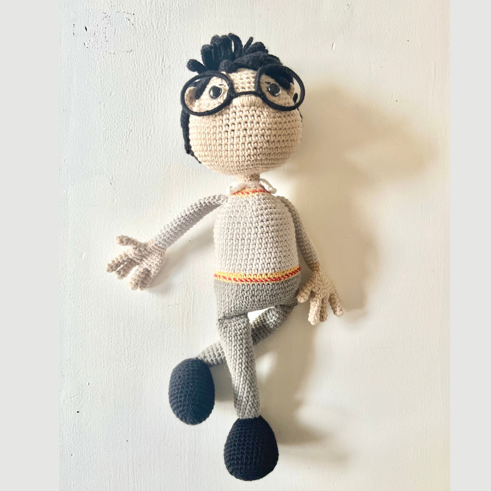 Harry Potter doll Crochet Pattern. – 3 Stitches
